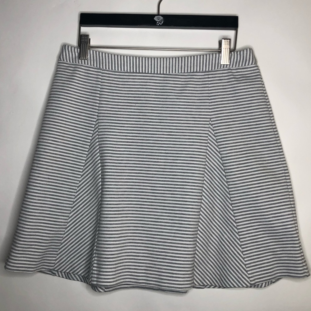 MICHAEL KORS gray and white striped mini skirt 6